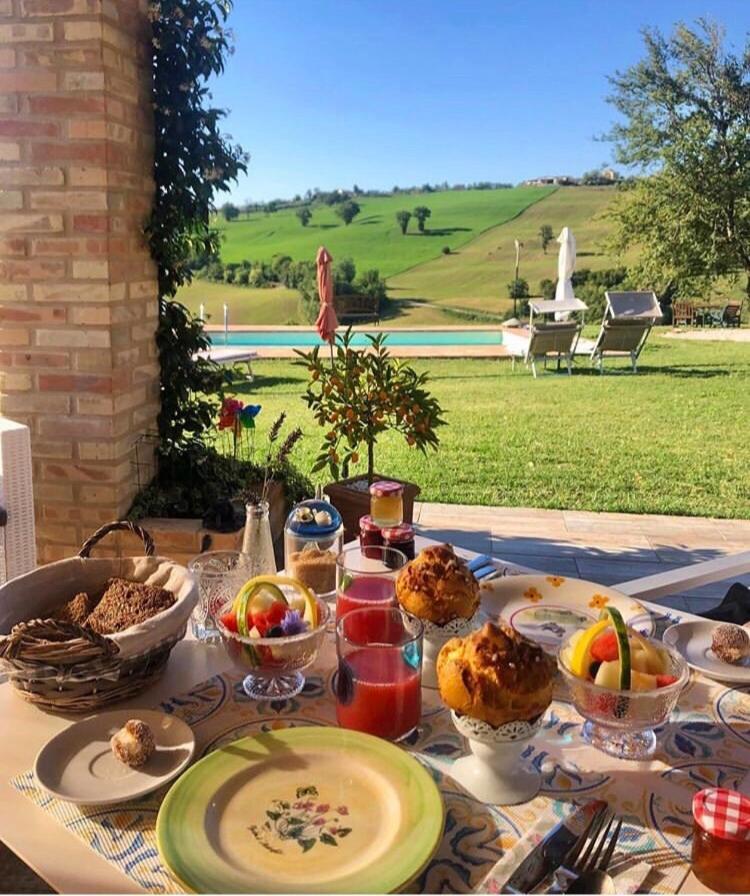 Casale Delle Rondini Bed and Breakfast Tolentino Eksteriør billede